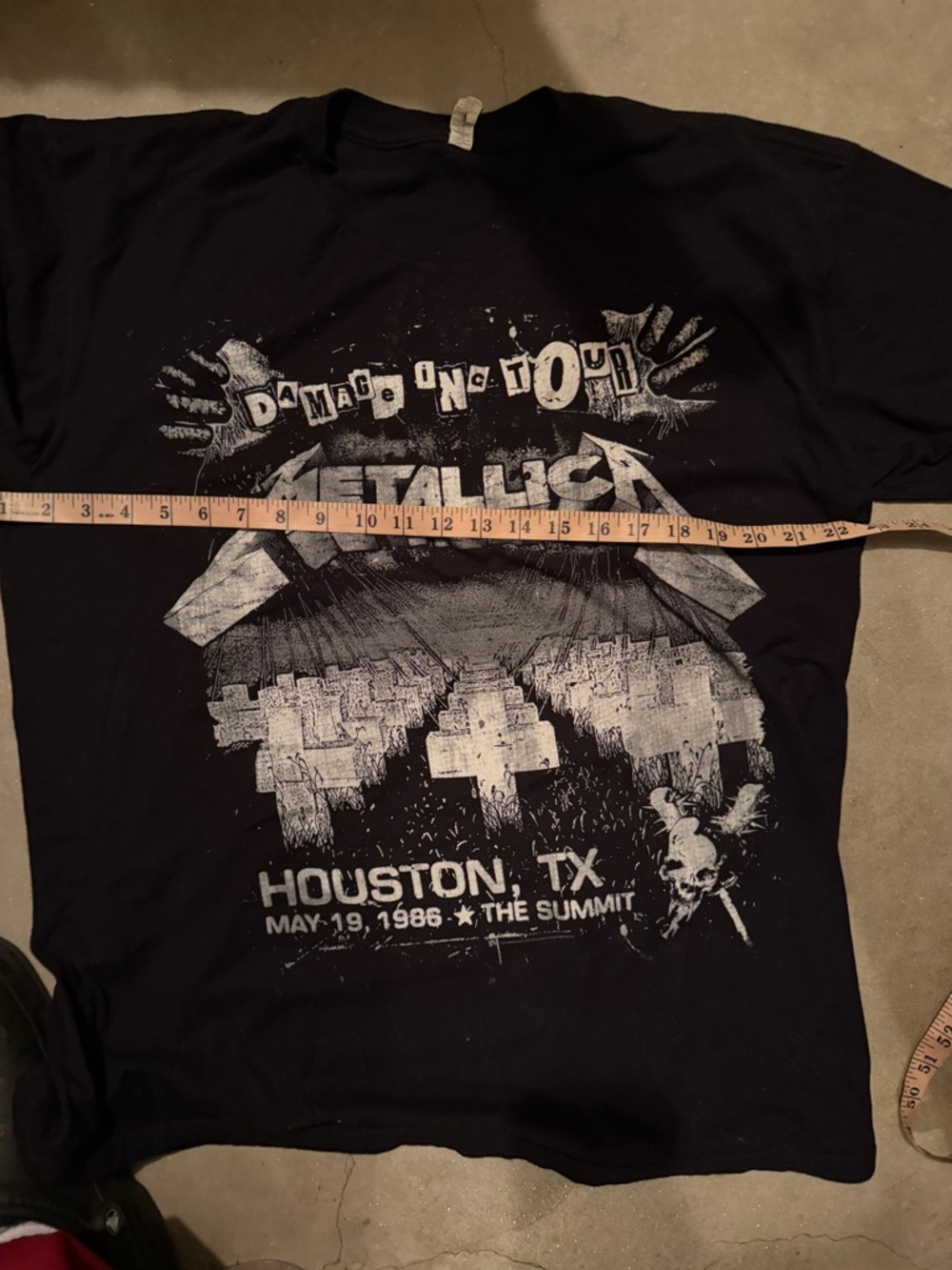 Metallica Damage Inc Tour XL Graphic T Shirt Distressed Holes Grunge Metal - Picture 2 of 4